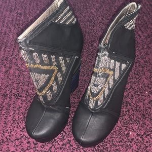 michael antonio studio shoes black and gold size 81/2